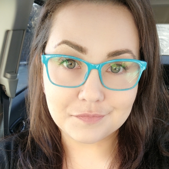 Meet your Posher, Kristin - Picture 1 of 1